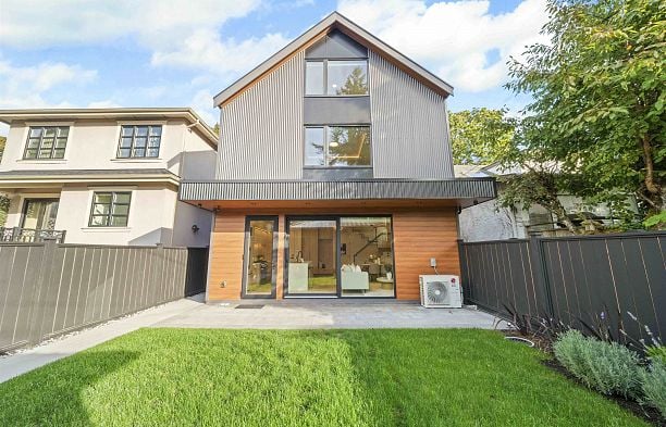 2 3466 W 22nd Avenue Dunbar