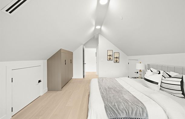 1 3466 W 22nd Avenue Dunbar