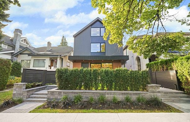 1 3466 W 22nd Avenue Dunbar