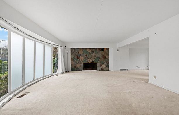 1042 W 48th Avenue South Granville