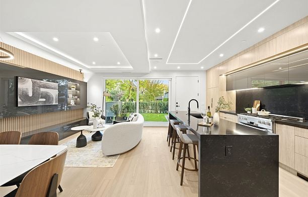 1 3466 W 22nd Avenue Dunbar