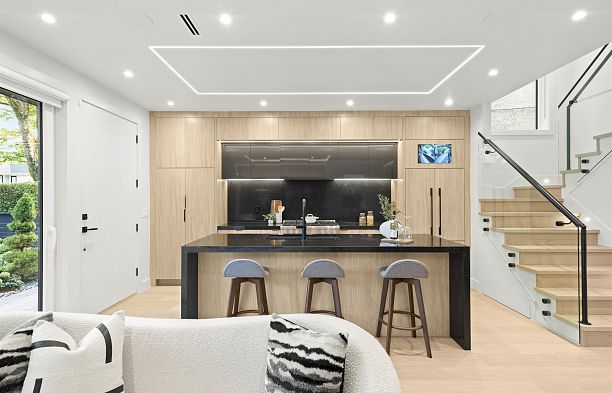 1 3466 W 22nd Avenue Dunbar