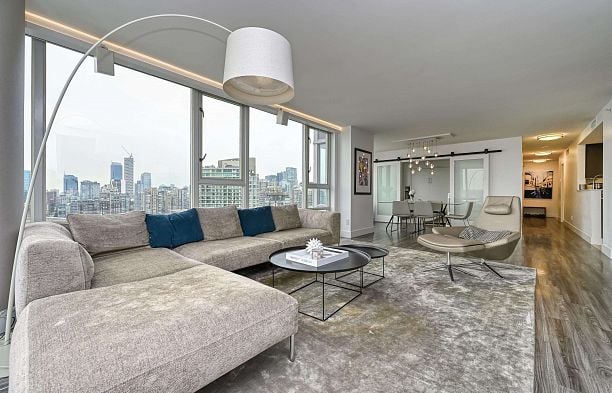 3307 1033 Marinaside Crescent Yaletown