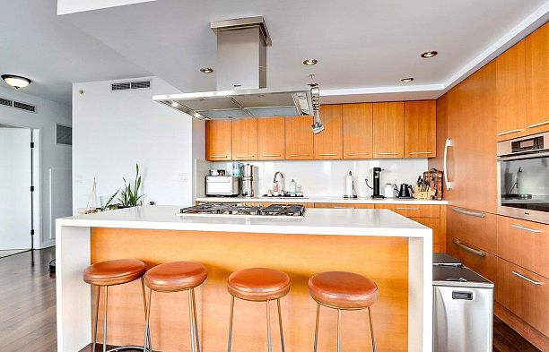 2701 8 Smithe Mews Yaletown