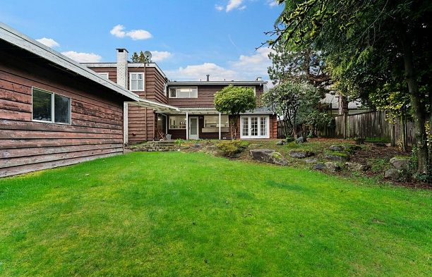 1042 W 48th Avenue South Granville