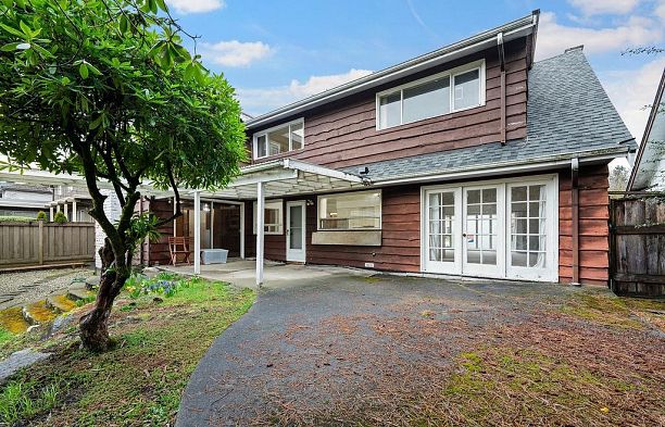 1042 W 48th Avenue South Granville