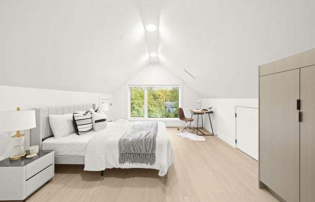 1 3466 W 22nd Avenue Dunbar