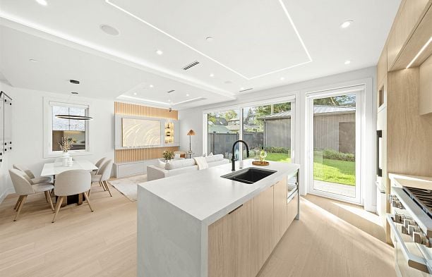 2 3466 W 22nd Avenue Dunbar