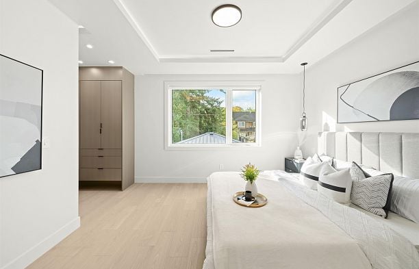 2 3466 W 22nd Avenue Dunbar