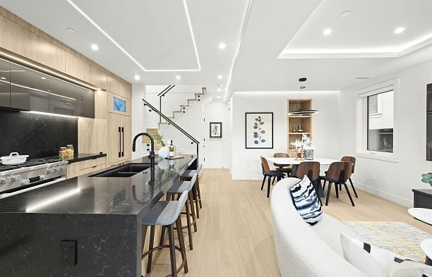 1 3466 W 22nd Avenue Dunbar