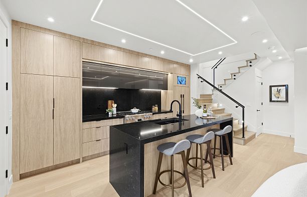 1 3466 W 22nd Avenue Dunbar