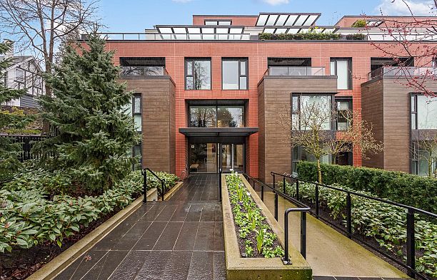 212 7128 Adera Street South Granville