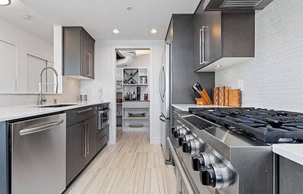 3307 1033 Marinaside Crescent Yaletown