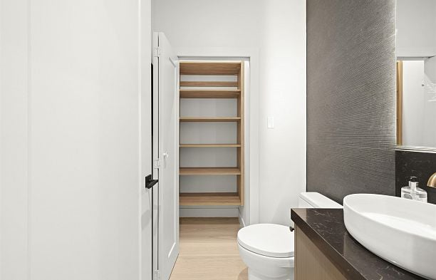 1 3466 W 22nd Avenue Dunbar