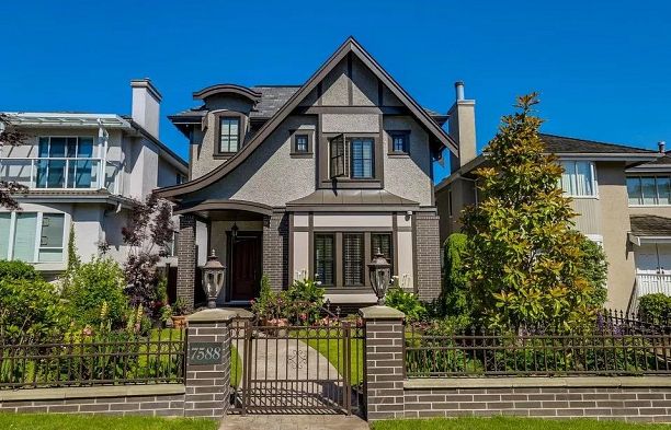 7588 Osler Street South Granville