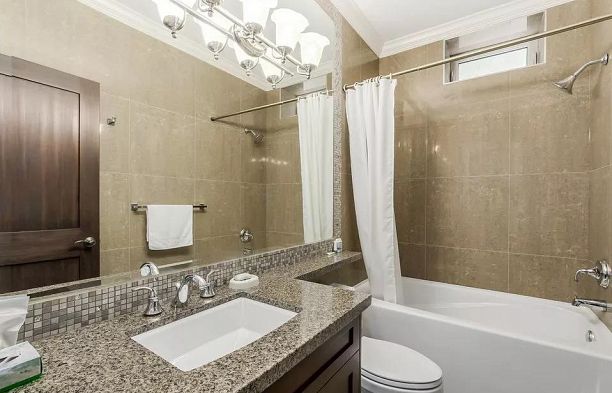 7588 Osler Street South Granville