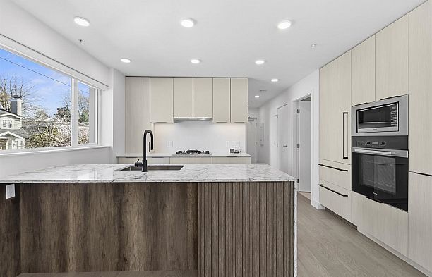 201 3590 W 39th Avenue Dunbar