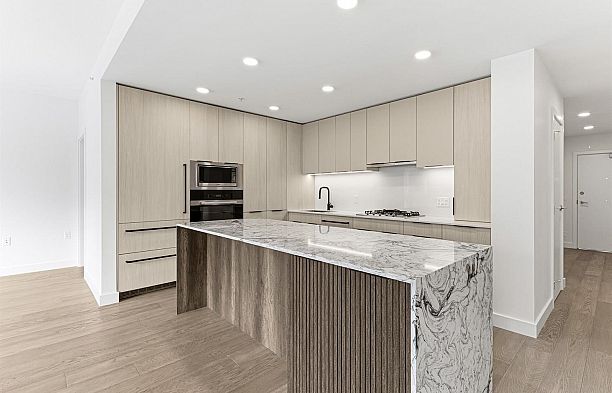 205 3590 W 39th Avenue Dunbar