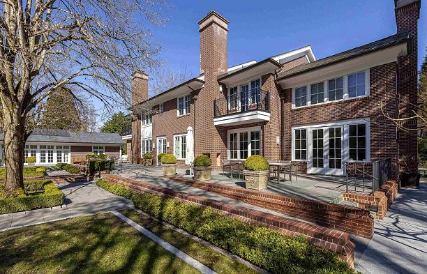 6625 Balaclava Street Southlands