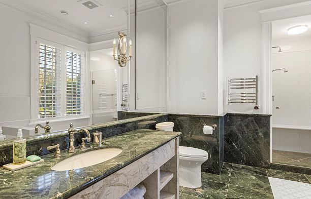 6625 Balaclava Street Southlands