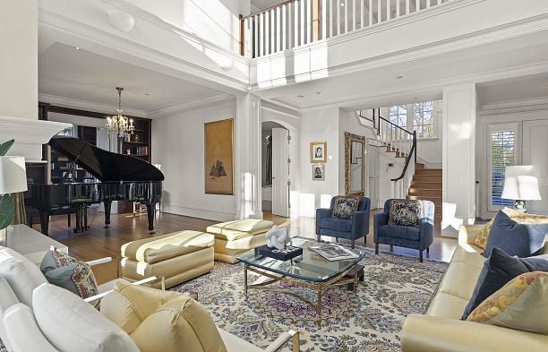 6625 Balaclava Street Southlands