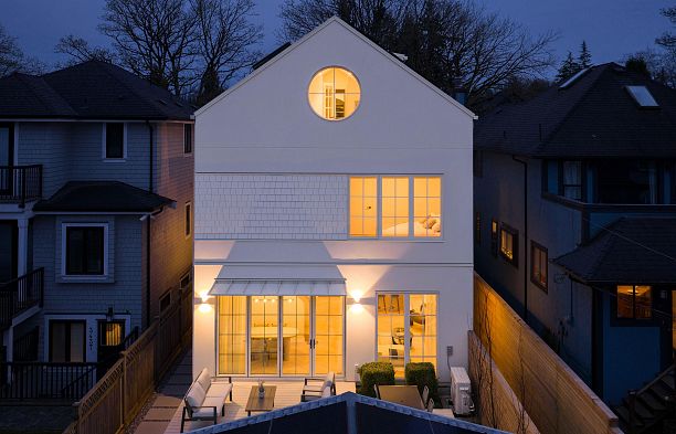 2 3449 W 22nd Avenue Dunbar