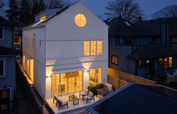 2 3449 W 22nd Avenue Dunbar