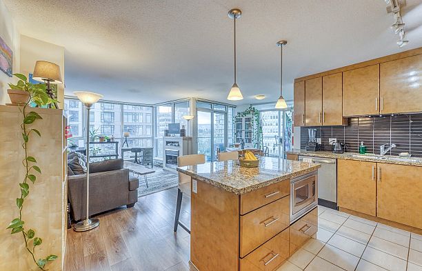 501 1189 Melville Street Coal Harbour