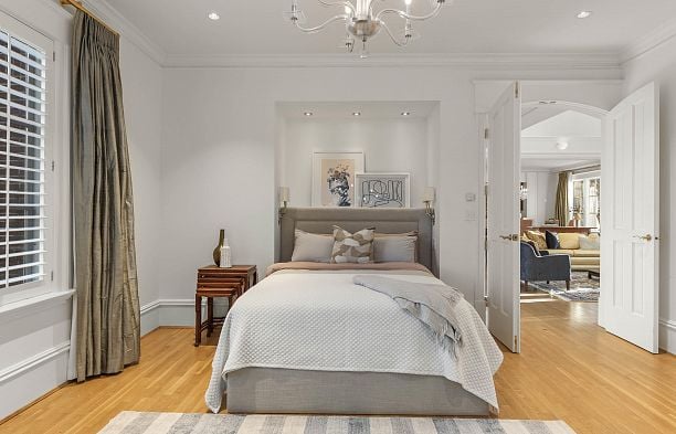 6625 Balaclava Street Southlands