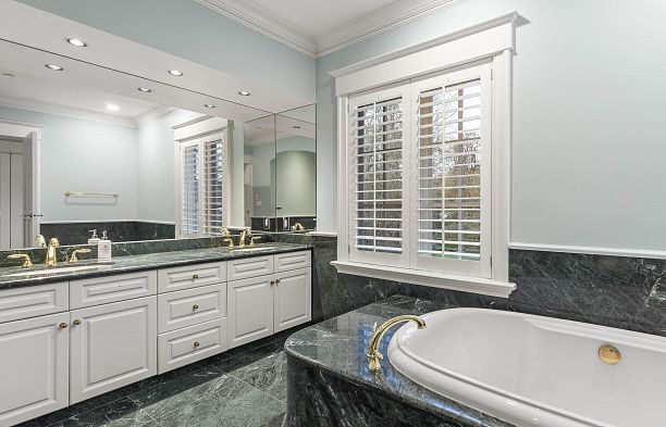 6625 Balaclava Street Southlands