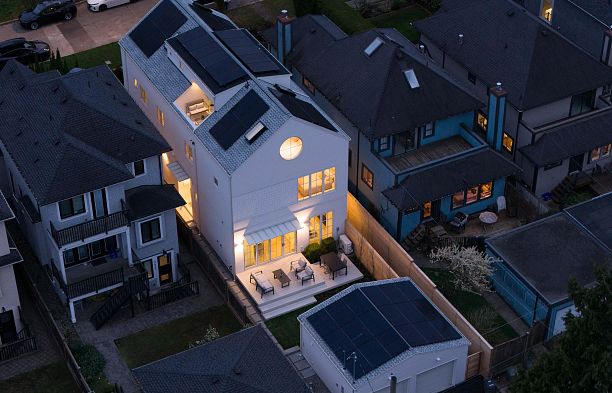 2 3449 W 22nd Avenue Dunbar