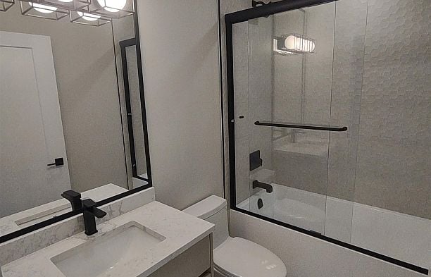 2 1706 W 68 Avenue S.W. Marine