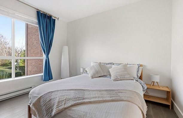 210 6268 Eagles Drive University VW