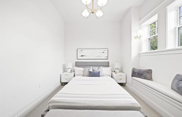 2 5819 Highbury Street Southlands