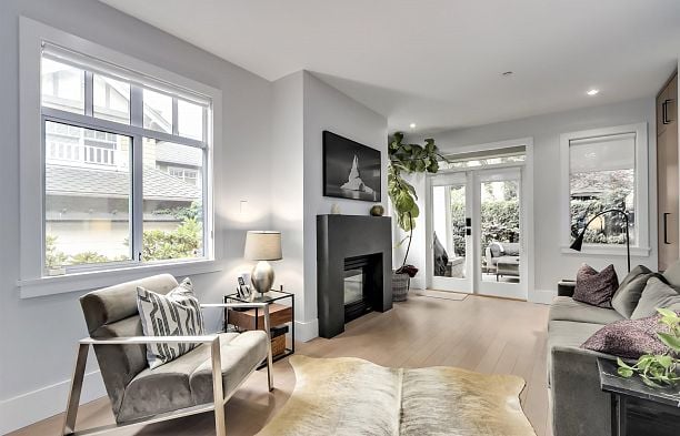 32 5650 Hampton Place University VW