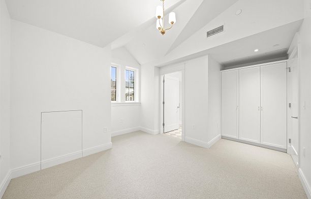 5815 Highbury Street Southlands