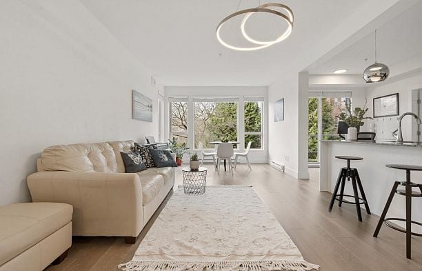 210 6268 Eagles Drive University VW