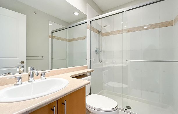 7425 Columbia Street South Cambie