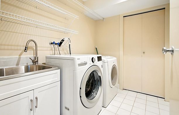 4420 Collingwood Street Dunbar