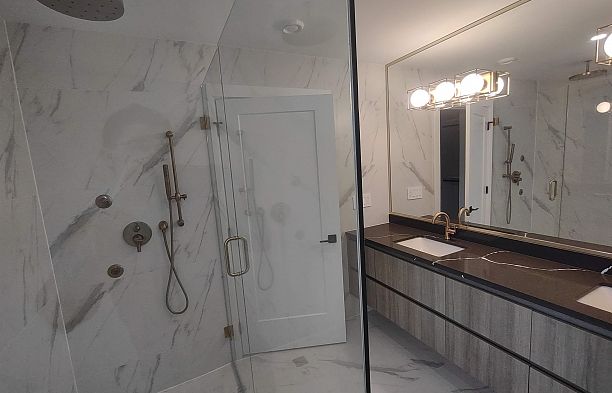 2 1706 W 68 Avenue S.W. Marine