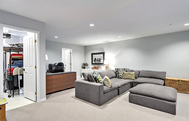 32 5650 Hampton Place University VW