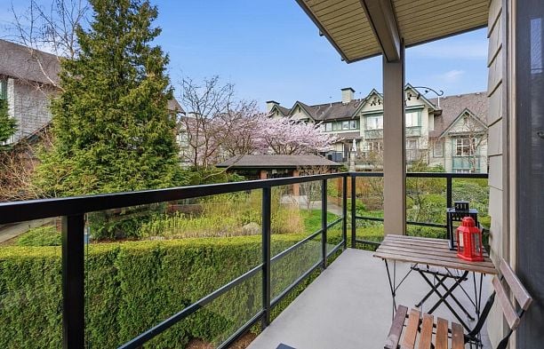 210 6268 Eagles Drive University VW