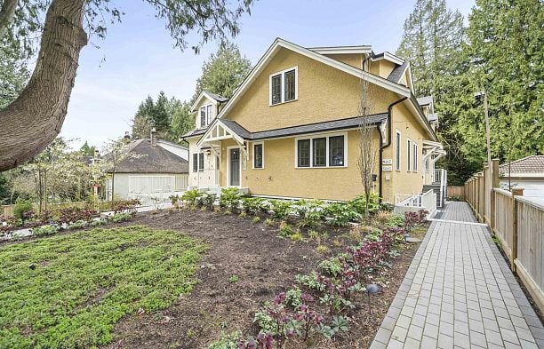 2 5819 Highbury Street Southlands