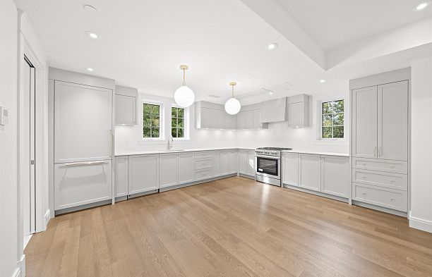 5815 Highbury Street Southlands