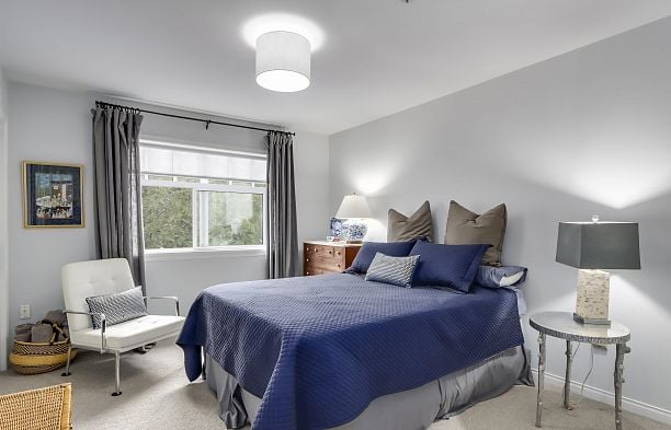 32 5650 Hampton Place University VW