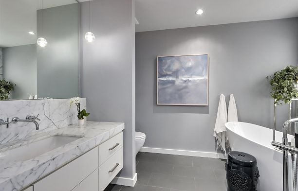 32 5650 Hampton Place University VW