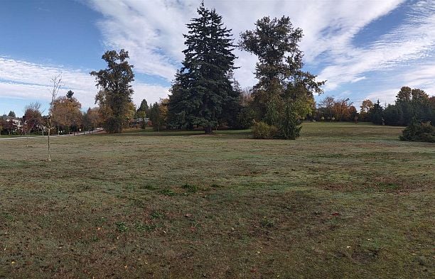 2 1706 W 68 Avenue S.W. Marine