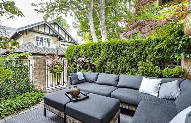 32 5650 Hampton Place University VW