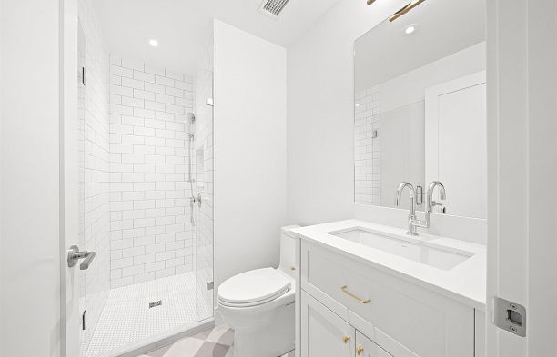 5815 Highbury Street Southlands