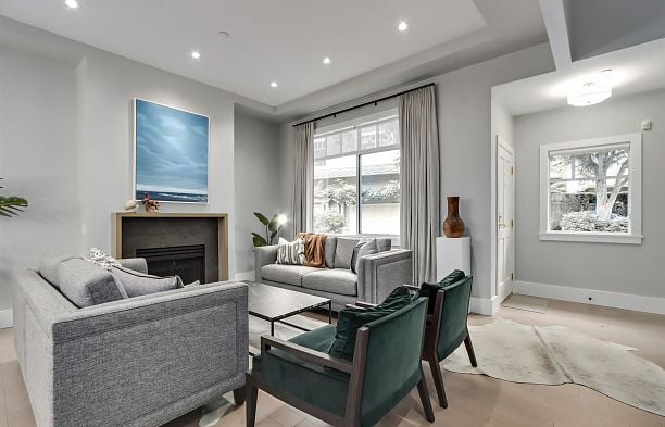 32 5650 Hampton Place University VW